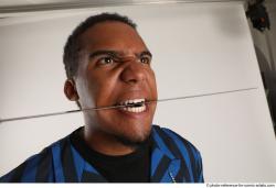 Garson STANDING POSE WITH KATANA AND TWO GUNS